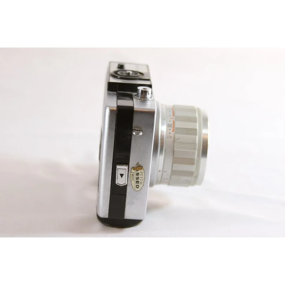 Ricoh 126 C Automatic Film Camera Rikenon 40mm f2.8 Lens Silver Japan Vintage